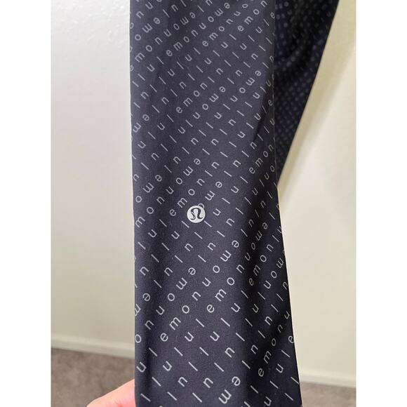 Lululemon Wunder Under Black Logo Leggings Size 2 - Picture 4 of 5